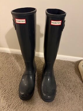 Hunter Tall Gloss Rain Boots with Red Logo